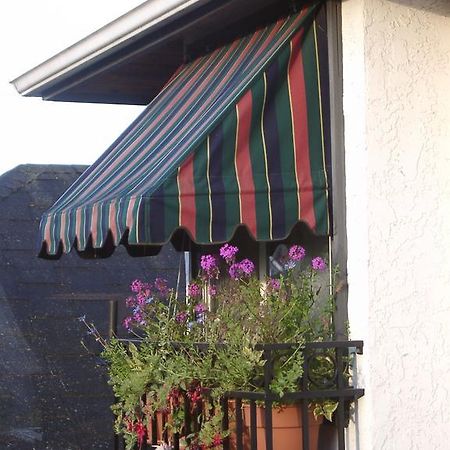 Heathergate Cottage And Suites Victoria Ngoại thất bức ảnh