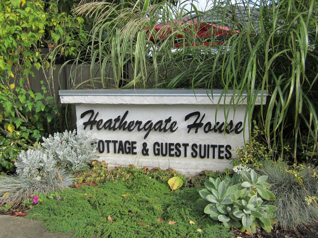 Heathergate Cottage And Suites Victoria Ngoại thất bức ảnh